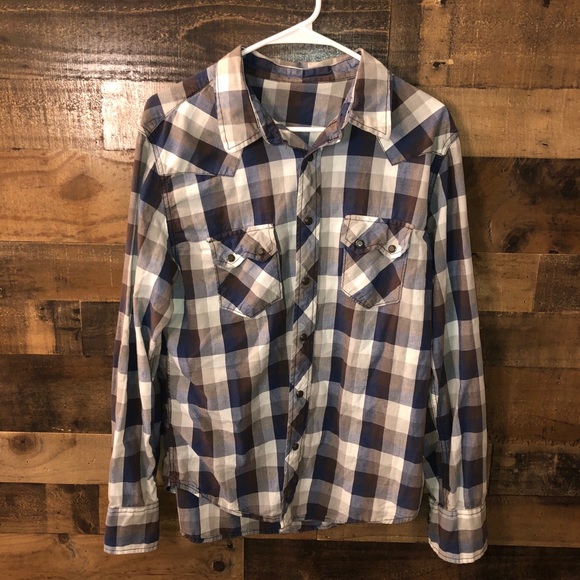 Arizona Jean Company Other - Plaid button down with snaps